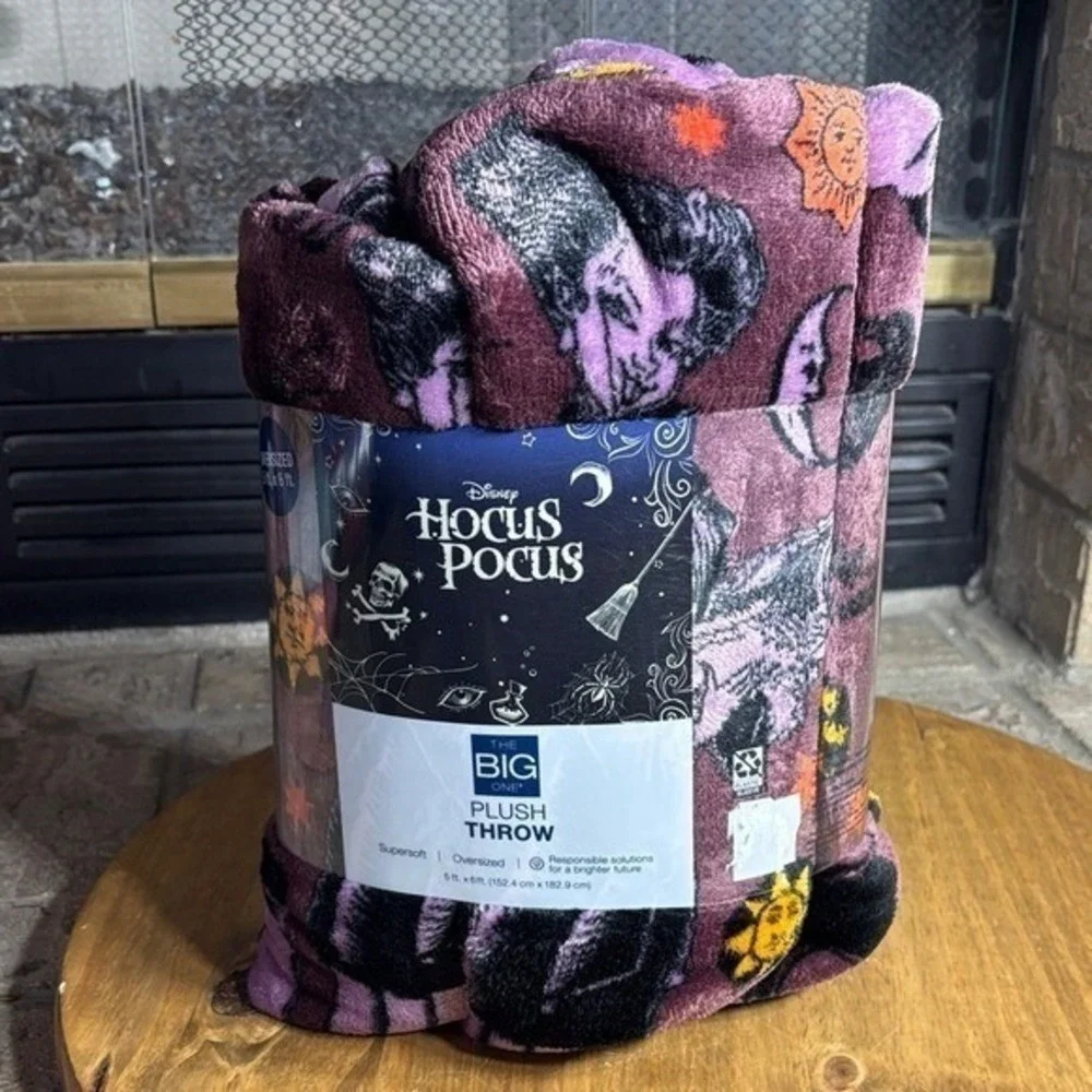 Disney Hocus Pocus Oversized Throw Blanket Spooky Witches Purple  5'x6' GIFT NEW
